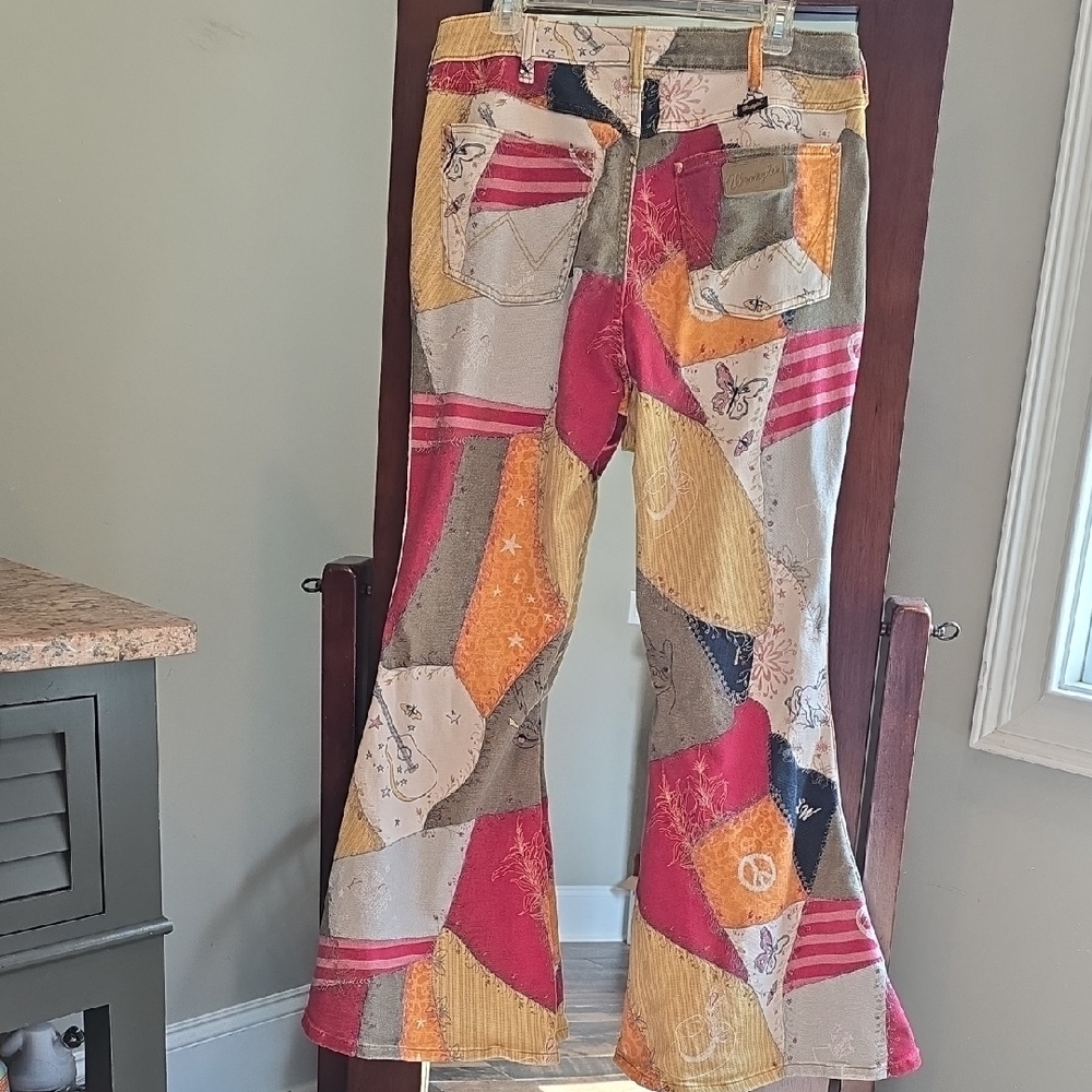 Wrangler X Lainey Wilson Story Teller Patchwork Flare Pants - Picture 6 of 8